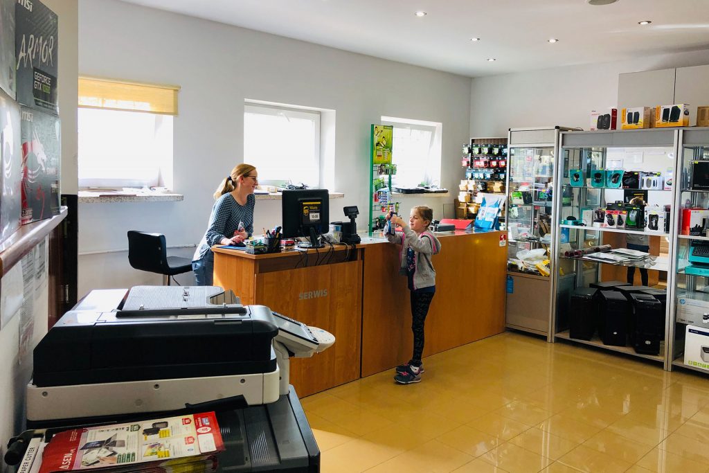 sklep stacjonarny Allkomp